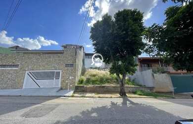 Imagem 2: Terreno a venda com leve aclive no Jardim Planalto ao lado da Rodovia...