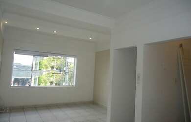 Imagem: O depósito possui 65m² de Área e está localizado em Água