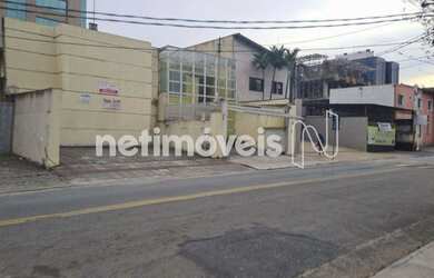 Imagem: O depósito possui 5 Vagas na garagem, 405m² de Área e está