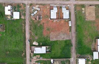 Imagem: O terreno possui 300m² de Área e está localizado em Aeroclube