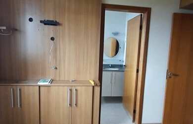 Imagem: O apartamento possui 3 Dormitórios, 1 Banheiro, 2 Vagas na