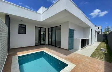 Imagem: A casa em condomínio possui 3 Dormitórios, 4 Banheiros, 3