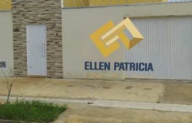 Imagem: A casa possui 2 Dormitórios, 1 Banheiro, 2 Vagas na garagem