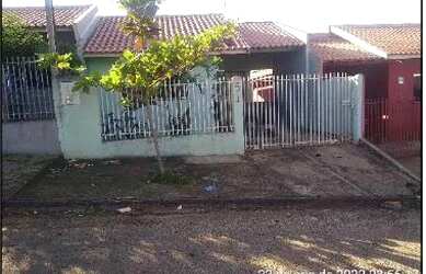 Imagem: A casa possui 3 Dormitórios, 1 Banheiro, 1 Vaga na garagem