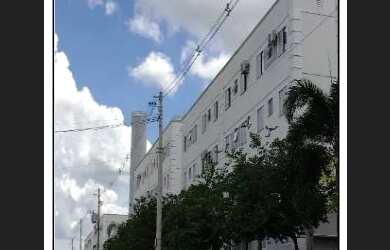 Imagem: O apartamento possui 2 Dormitórios, 1 Banheiro, 1 Vaga na garagem