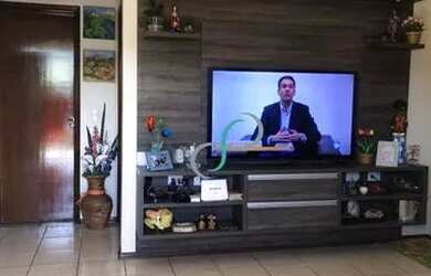 Imagem: A casa possui 3 Dormitórios, 2 Banheiros, 2 Vagas na garagem