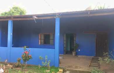 Imagem: A casa possui 2 Dormitórios, 3 Banheiros e 2 Vagas na garagem