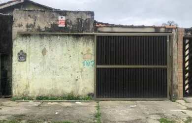 Imagem: A casa possui 1 Dormitório, 1 Banheiro, 1 Vaga na garagem