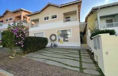 Imagem: A casa em condomínio possui 3 Dormitórios, 3 Banheiros, 2