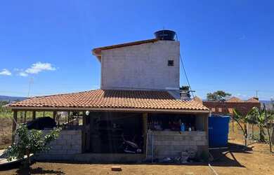 Imagem: A chácara possui 1000m² de Área e está localizado em Barra