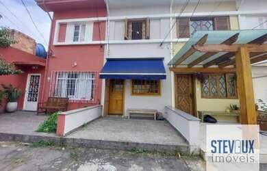 Imagem: A casa em condomínio possui 3 Dormitórios, 2 Banheiros, 1