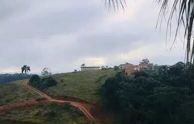 Imagem: O terreno possui 600m² de Área e está localizado em Centro