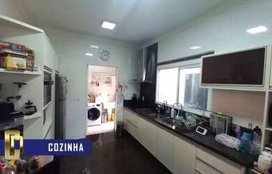 Imagem 8: Casa de condomínio para aluguel tem 250 metros quadrados com 3 quartos