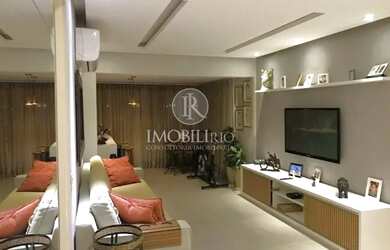 Imagem: O apartamento possui 4 Dormitórios, 2 Banheiros, 3 Vagas na