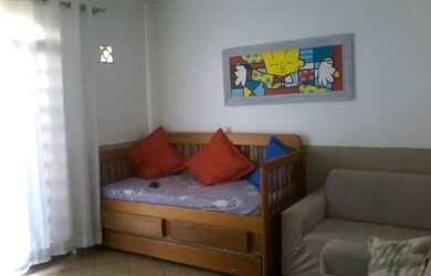 Imagem: A casa possui 3 Dormitórios, 2 Banheiros, 1 Vaga na garagem