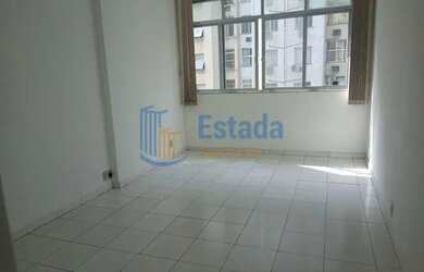 Imagem: O apartamento e possui 4 Dormitórios, Suítes, 2 Banheiros