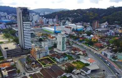 Imagem: O terreno possui 621m² de Área e está localizado em Velha