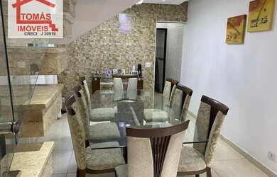 Imagem: A casa possui 4 Dormitórios, 4 Banheiros, 2 Vagas na garagem