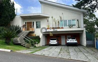 Imagem: A casa em condomínio possui 4 Dormitórios, 5 Banheiros, 4