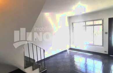 Imagem: A casa possui 2 Dormitórios, 1 Banheiro, 1 Vaga na garagem