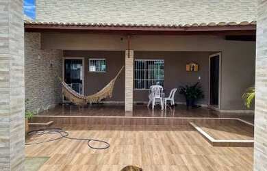 Imagem: A casa possui 3 Dormitórios, 5 Banheiros, 2 Vagas na garagem