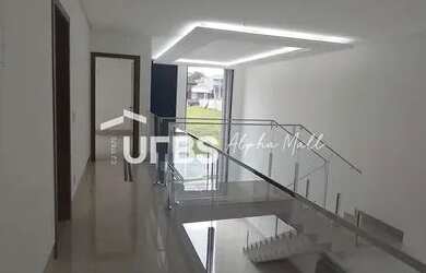 Imagem: A casa possui 4 Dormitórios, 5 Banheiros, 2 Vagas na garagem