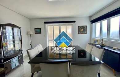 Imagem: A casa em condomínio possui 5 Dormitórios, 4 Banheiros, 4