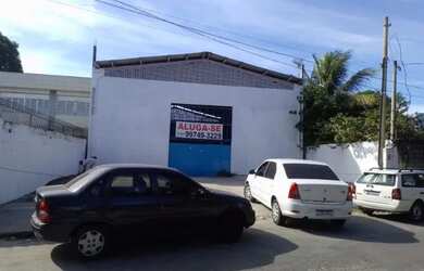 Imagem: O depósito possui 5 Vagas na garagem e 300m² de Área e está