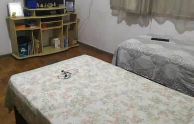 Imagem: A casa possui 2 Dormitórios, 2 Banheiros, 1 Vaga na garagem