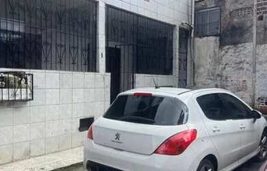Imagem: A casa possui 3 Dormitórios, 2 Banheiros e está localizado