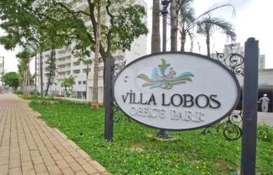 Imagem: O depósito possui 3 Vagas na garagem e 153m² de Área e está