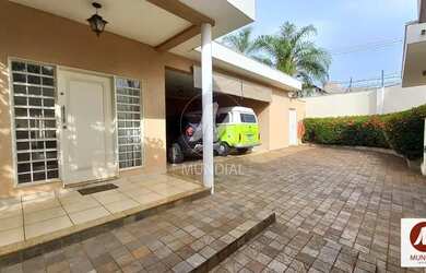 Imagem: O depósito possui 4 Vagas na garagem e 287m² de Área e está