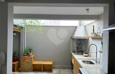 Imagem: A casa em condomínio possui 2 Dormitórios, 3 Banheiros, 2