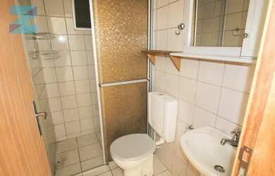 Imagem: O apartamento possui 3 Dormitórios, 1 Banheiro, 1 Vaga na garagem