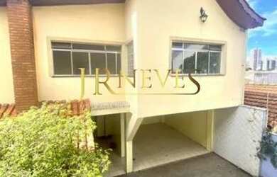 Imagem: A casa possui 5 Dormitórios, 2 Banheiros, 5 Vagas na garagem