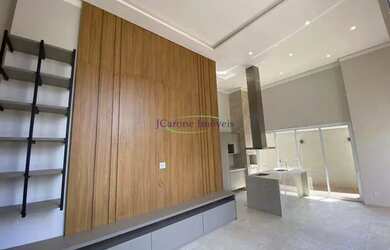 Imagem: A casa possui 3 Dormitórios, 2 Banheiros, 2 Vagas na garagem