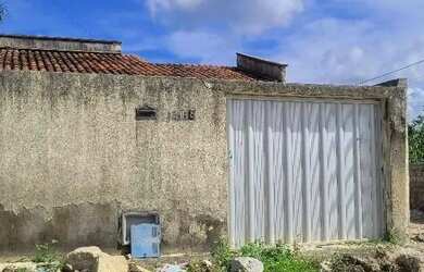 Imagem: A casa possui 2 Dormitórios, 1 Banheiro, 1 Vaga na garagem