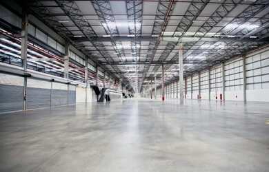 Imagem: O depósito possui 5 Vagas na garagem, 2807-0m² de Área e