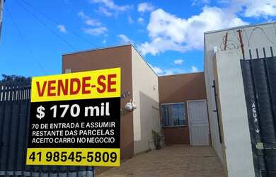 Imagem: A casa possui 2 Dormitórios, 1 Banheiro, 1 Vaga na garagem