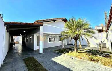 Imagem: A casa à venda possui 4 Dormitórios, 5 Banheiros, 5 Vagas