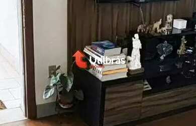 Imagem: A casa possui 3 Dormitórios, 2 Banheiros, 5 Vagas na garagem