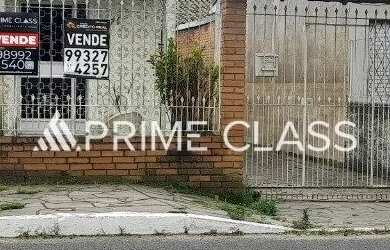 Imagem: A casa possui 2 Dormitórios, 1 Banheiro, 2 Vagas na garagem