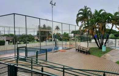 Imagem: A casa possui 3 Dormitórios, 3 Banheiros, 2 Vagas na garagem