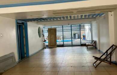 Imagem: A casa possui 5 Dormitórios, 5 Banheiros, 5 Vagas na garagem