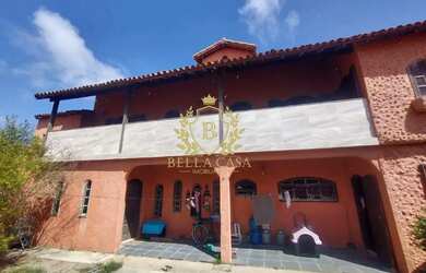 Imagem: A casa possui 3 Dormitórios, 3 Banheiros, 2 Vagas na garagem