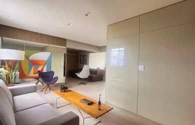 Imagem: O apartamento possui 4 Dormitórios, 1 Banheiro, 4 Vagas na