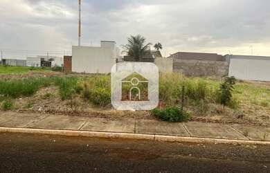 Imagem: O terreno possui 300m² de Área e está localizado em Paraíso