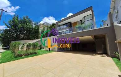 Imagem: A casa em condomínio possui 4 Dormitórios, 4 Banheiros, 4