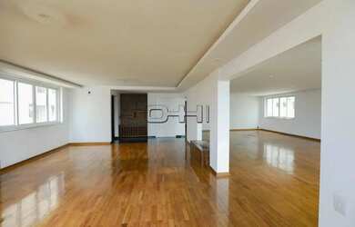 Imagem: O apartamento possui 4 Dormitórios, 5 Banheiros, 3 Vagas na