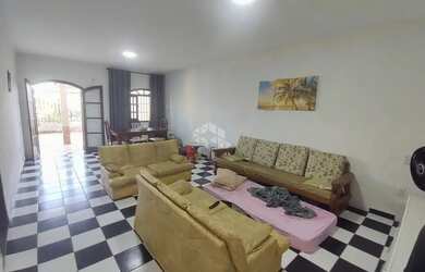 Imagem: A casa possui 5 Dormitórios, 4 Banheiros, 5 Vagas na garagem